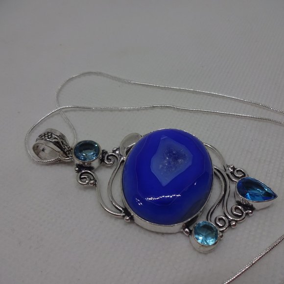 Beautiful "BLUE GEODE DRUZY & TOPAZ" Handmade Sterling Pendant on a 18" Chain - Picture 2 of 3